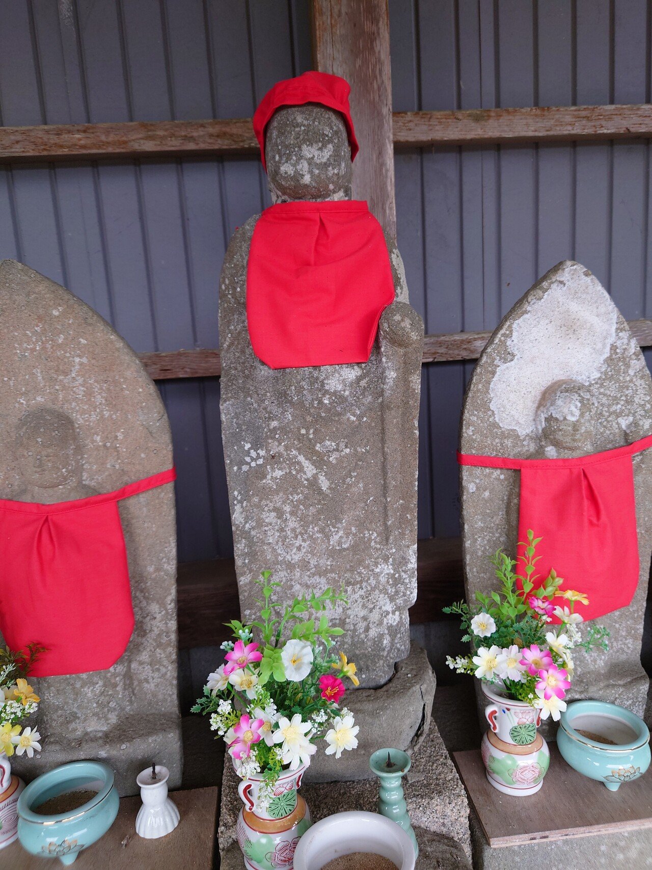 西長野の六地蔵（八地蔵）｜豊田町観光協会