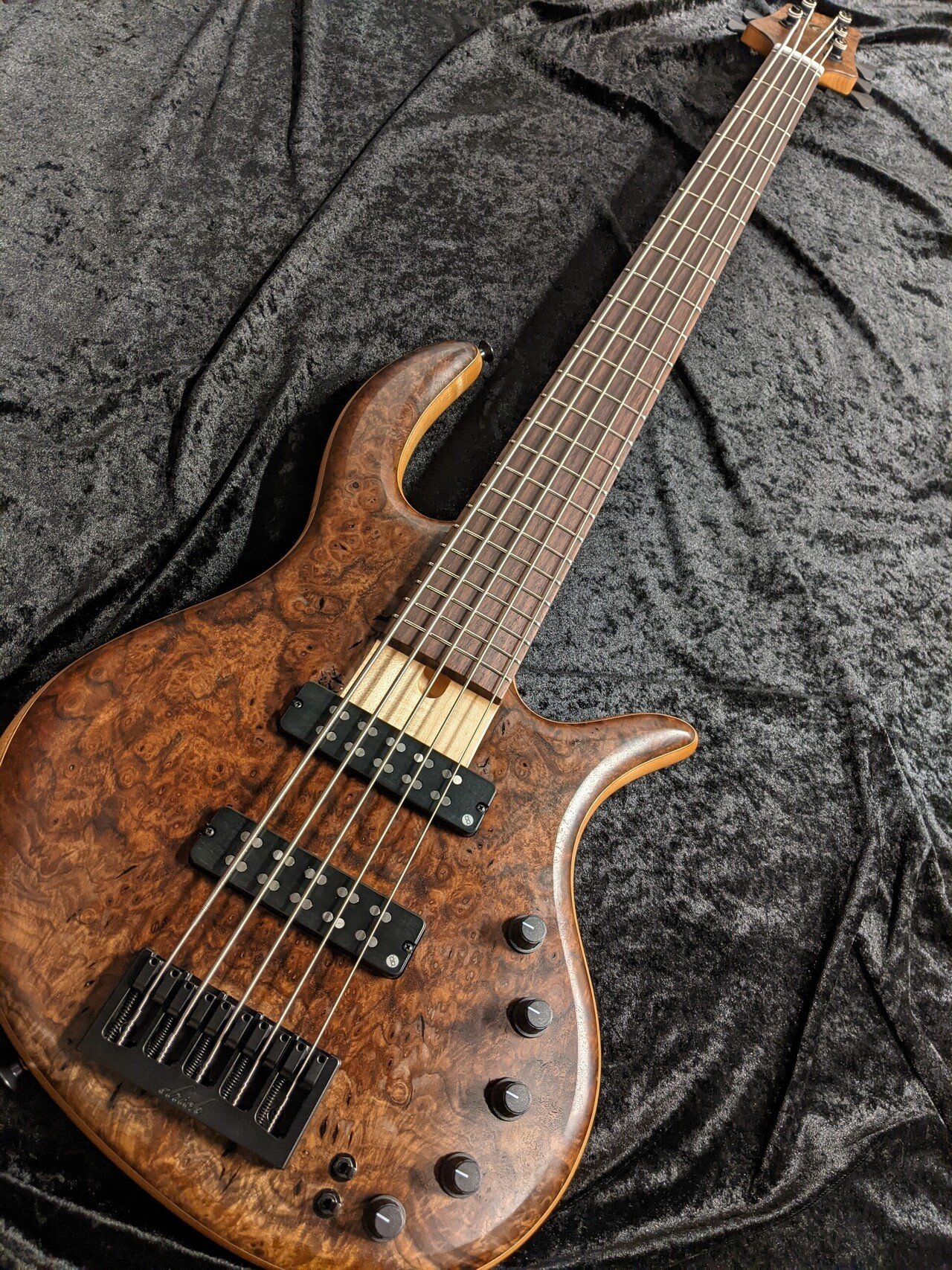 Elrick “Gold Series E-volution 5 -Burl Walnut Top-“について Elrick “Gold Series E-volution 5 -Burl Walnut Top-“について