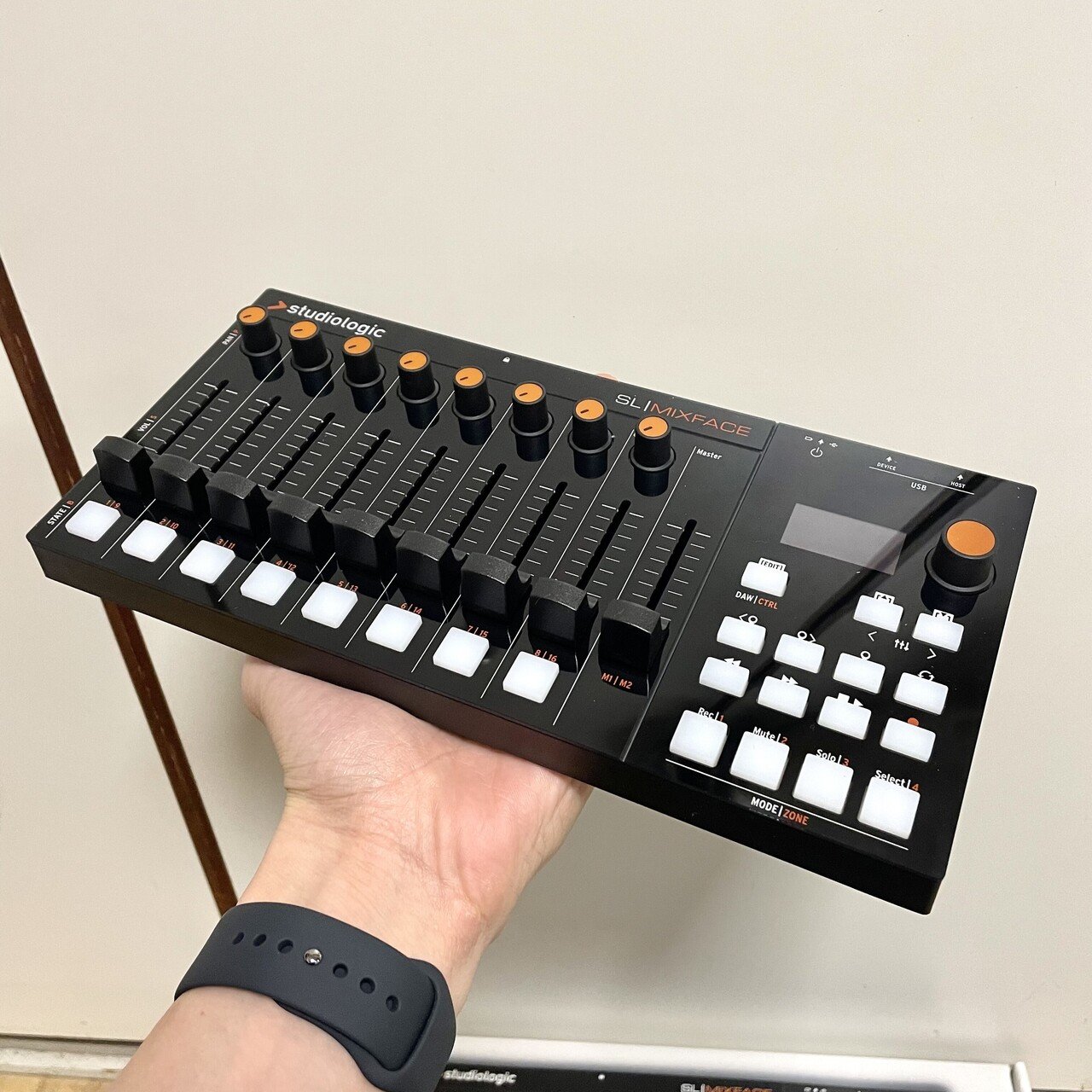 小さいのに多機能!? MIDIコントローラー「SL Mixface」を使ってみた