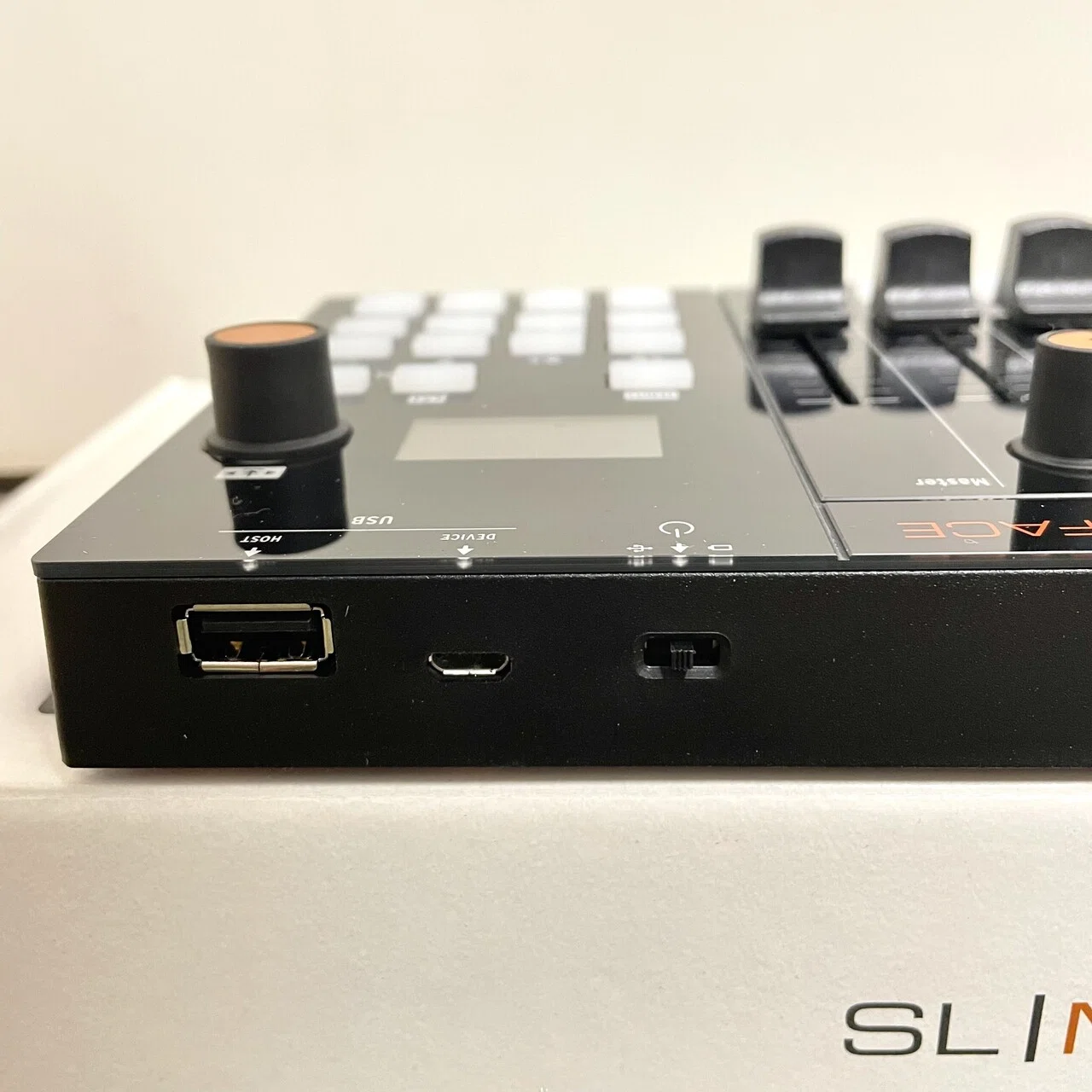 小さいのに多機能!? MIDIコントローラー「SL Mixface」を使ってみた