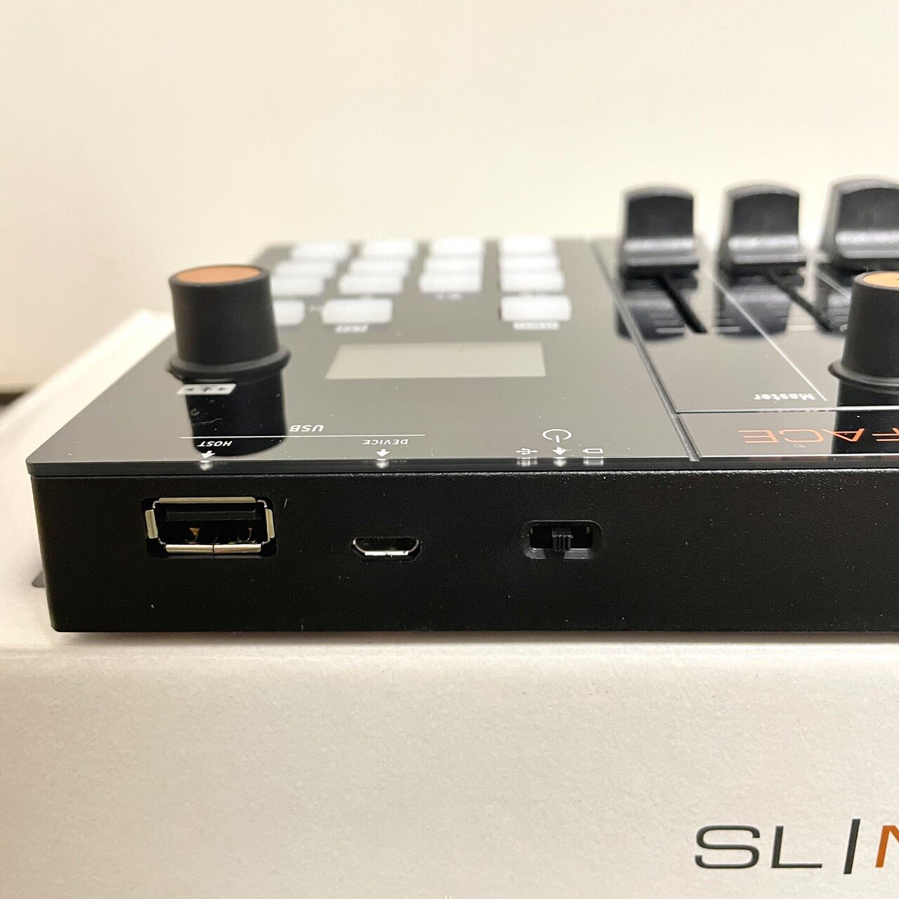 小さいのに多機能!? MIDIコントローラー「SL Mixface」を使ってみた