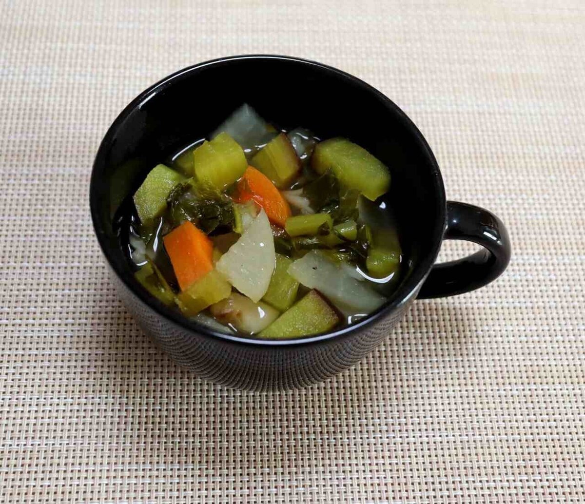 野菜スープ盛り付け