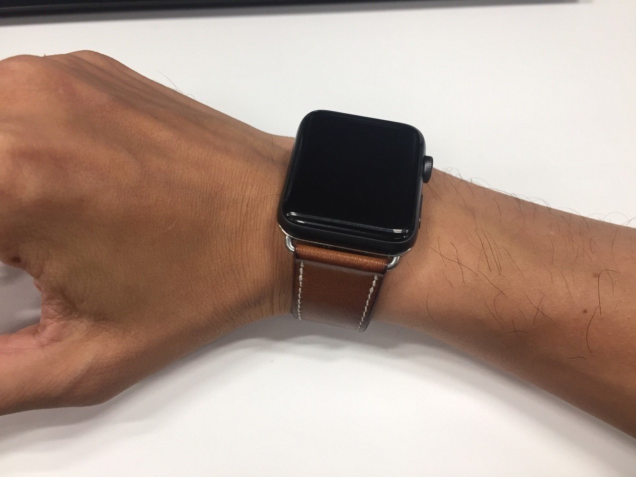 Apple Watchのエルメスベルト、本物と偽物を比較してみた｜ある