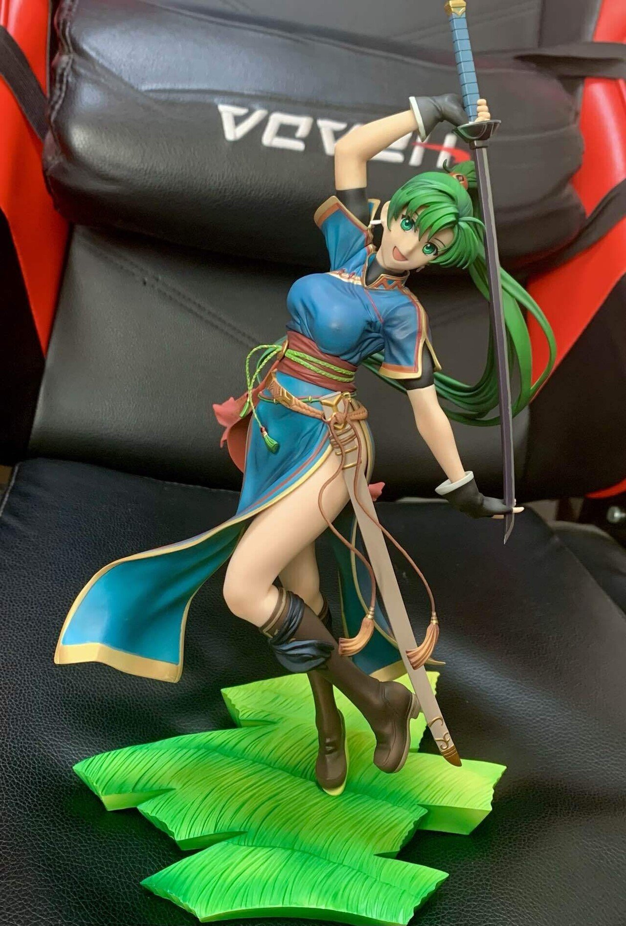 リンディス フィギュア 1/7 スケールフィギュア リン | INTELLIGENT SYSTEMS CO., LTD.