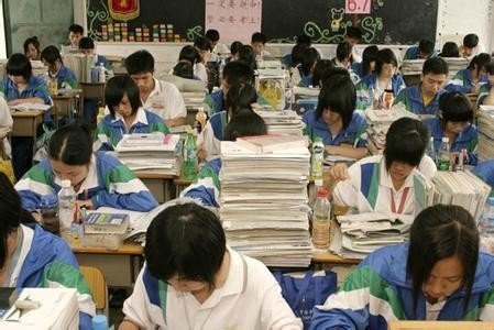 現代版“科挙”の大学受験 中国全土を巻き込む3日間」｜ニュース