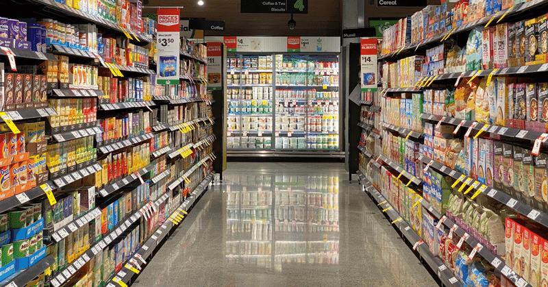 サミット（食品スーパーマーケット）「真面目にふざける」で躍進（日経ビジネス2021.11.01）
