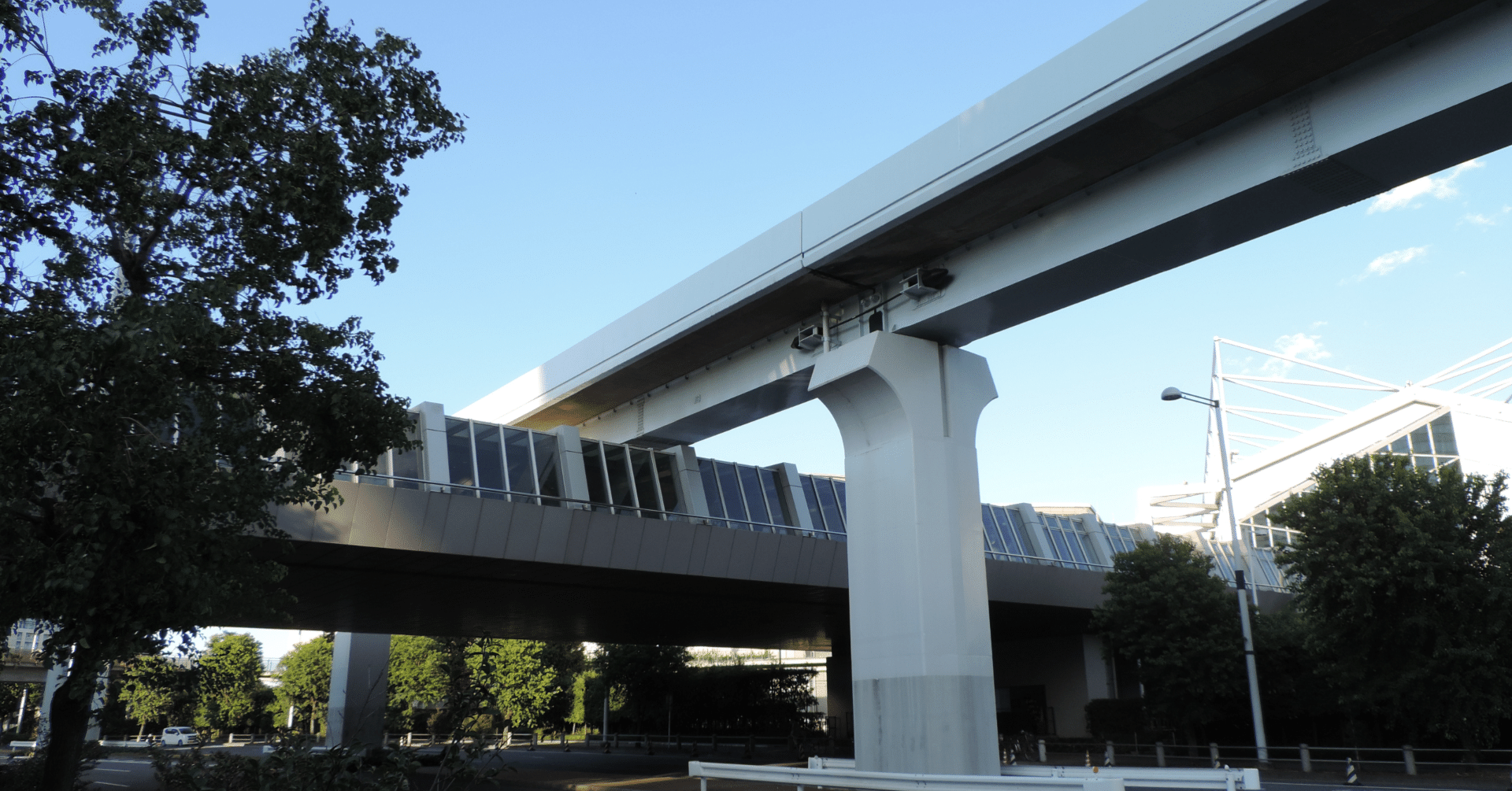 ビッグサイトのはなし 東西通路は途中でゆりかもめと交差することがわかって急遽設計変更した 説は時系列的におかしい 長沢めい Note