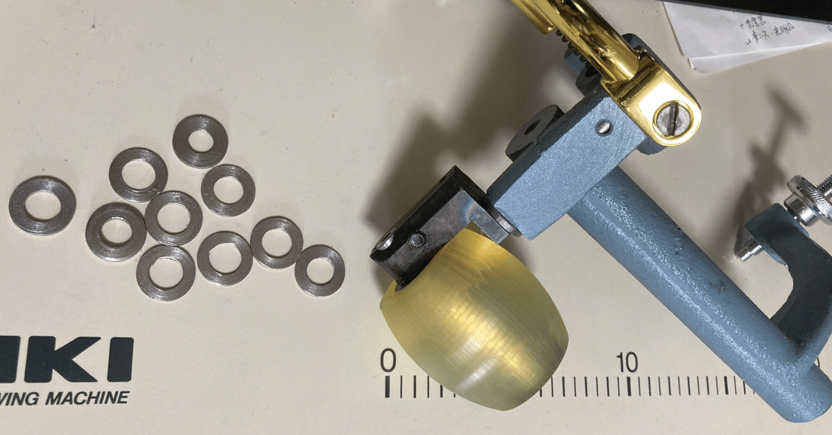 籠の鉄アレーと横のローラーは売物ではありません。取りに来れる方のみ