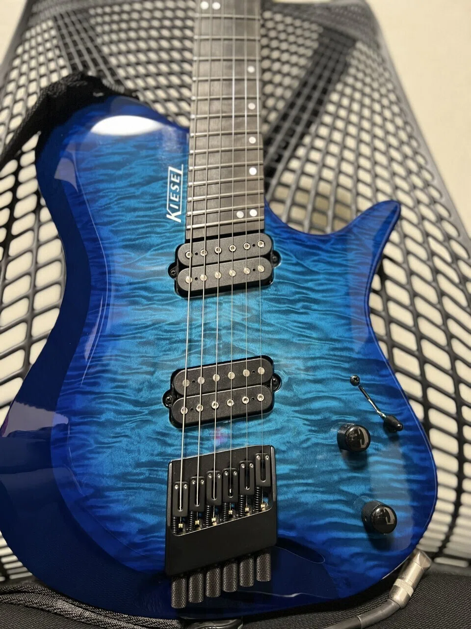 Kiesel Guitars ZeusM6 レビュー｜SquallOfScream