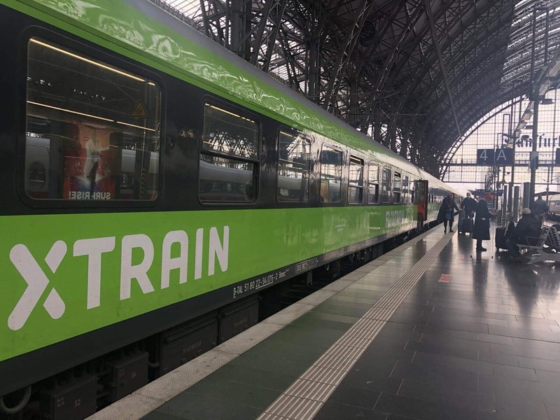 フランクフルト駅と電車