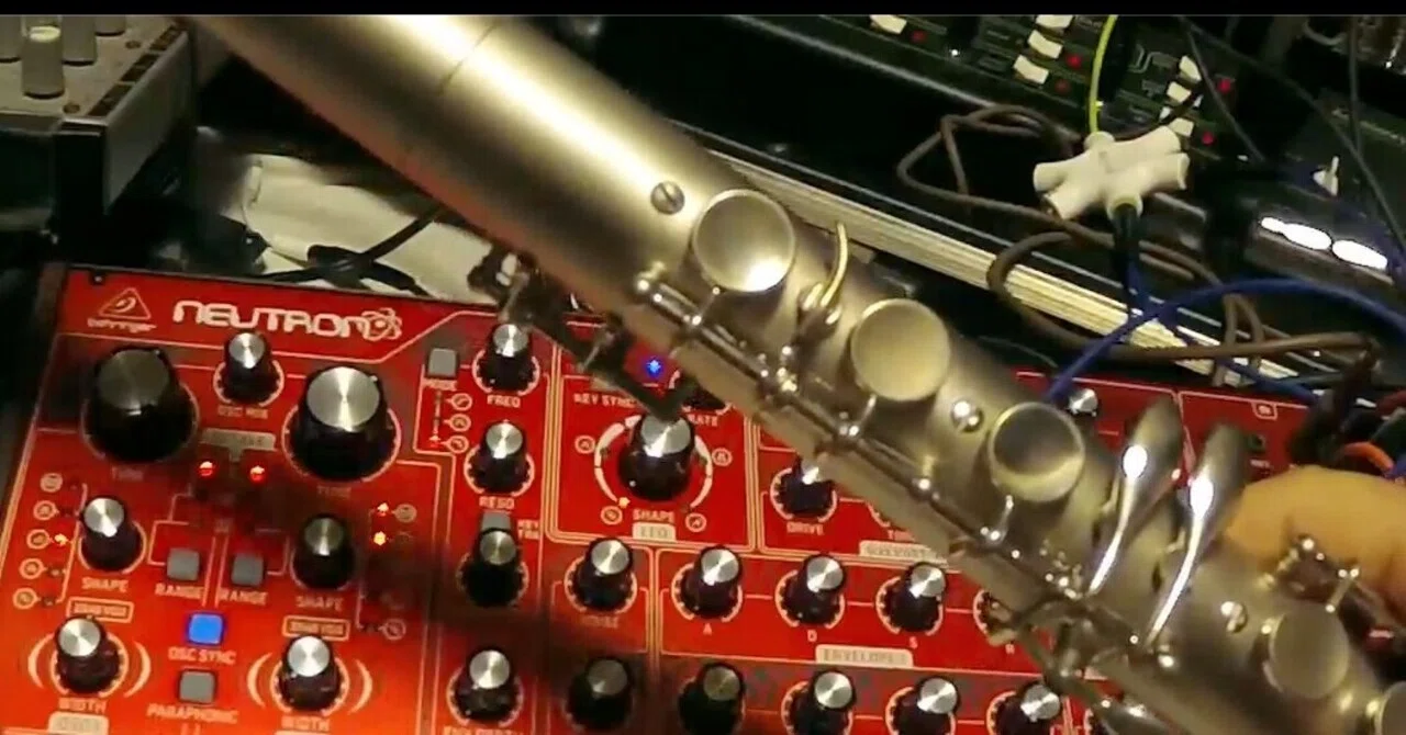 リリコン初体験その9・behringer NEUTRONを鳴らしてみた｜Windsynth