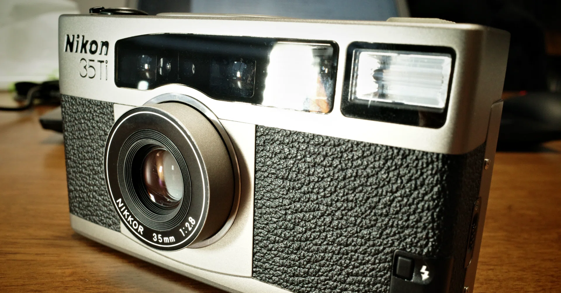 Nikon 35Ti ニコン コンパクトフィルムカメラ | 元箱付き[美品・動作品
