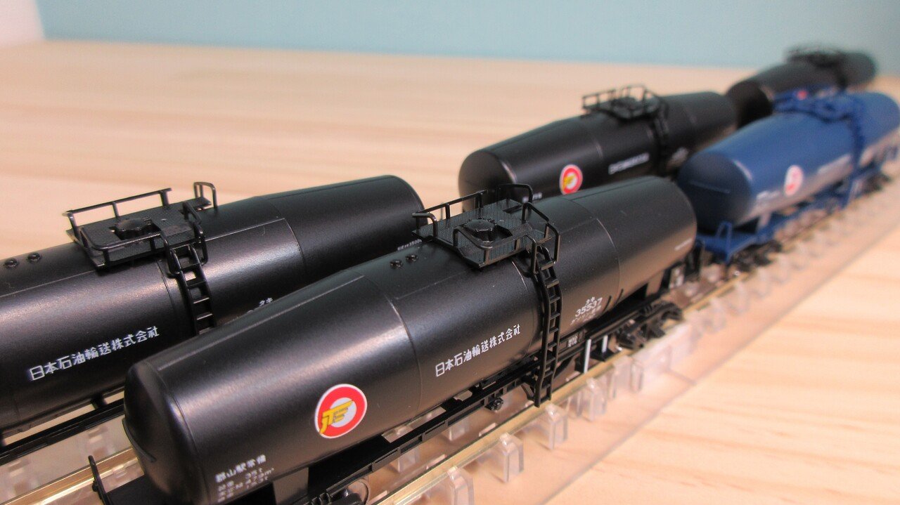 KATO タキ35000日本オイルターミナル色 4両セット KATO タキ35000 日本石油輸送色・日本オイルターミナル色が入線