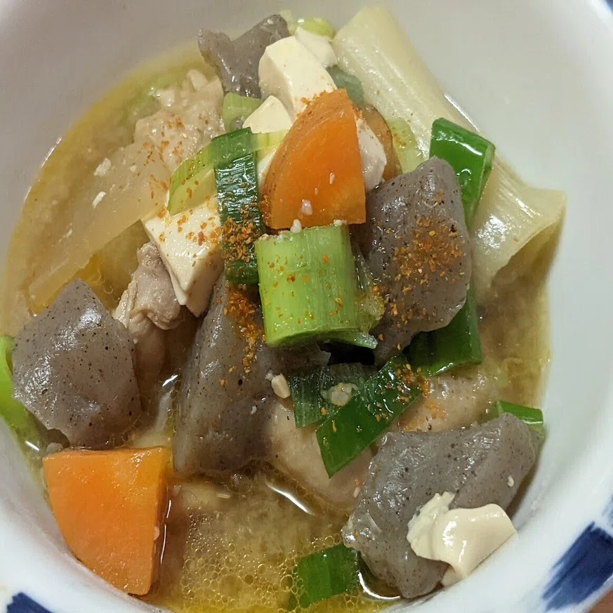 何かと捨ててしまいがちな鶏皮活用法 もつ煮 っぽく煮込んでみた レシピ 青空ぷらす Note