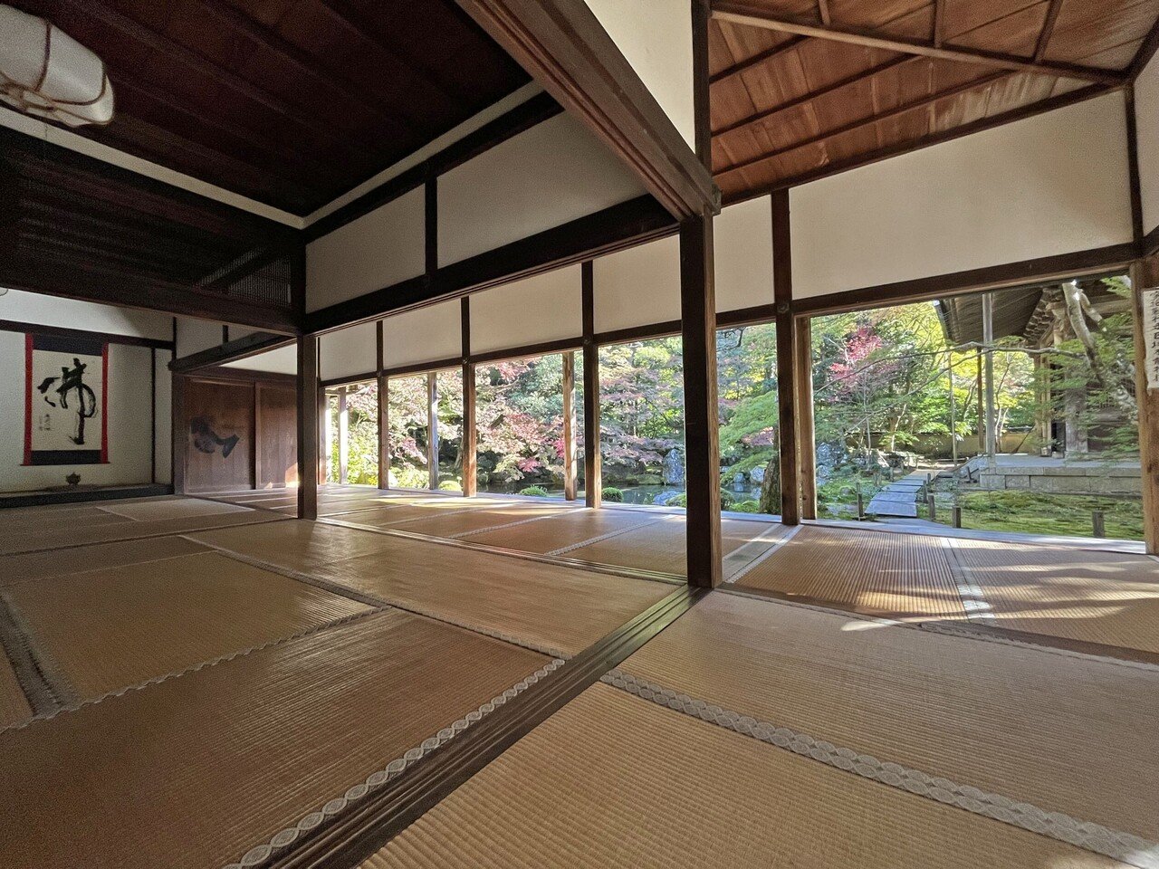 建築 内か 外か それが問題だ ジェフリー バワの建築 Hiroshi Kawajiri Note 建築 内か 外か それが問題だ ジェフリー バワの建築 Hiroshi Kawajiri Note