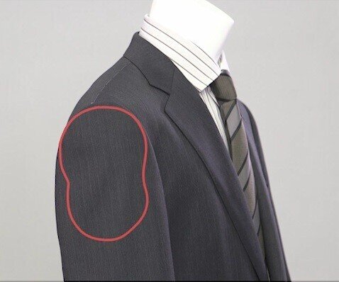お客様に支持され累計販売250万着以上。愛されるスーツの お客様に支持され累計販売250万着以上。愛されるスーツの
