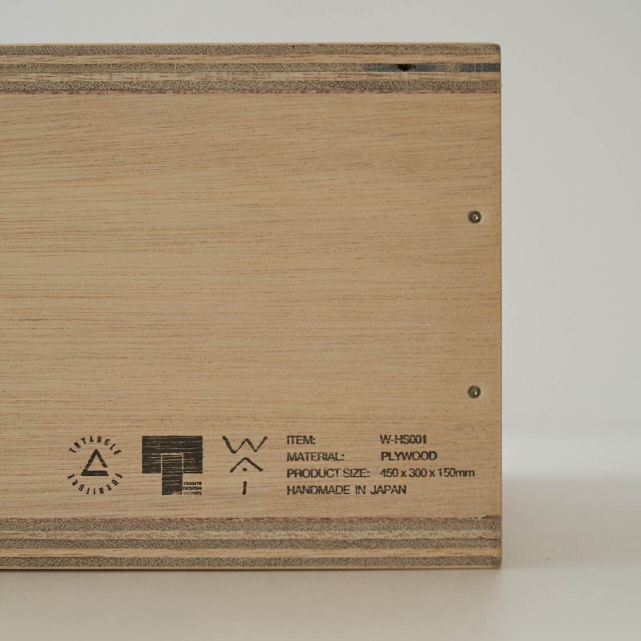 撮影現場の必需品。現場で愛される「箱馬」という名の影の立役者｜Hero