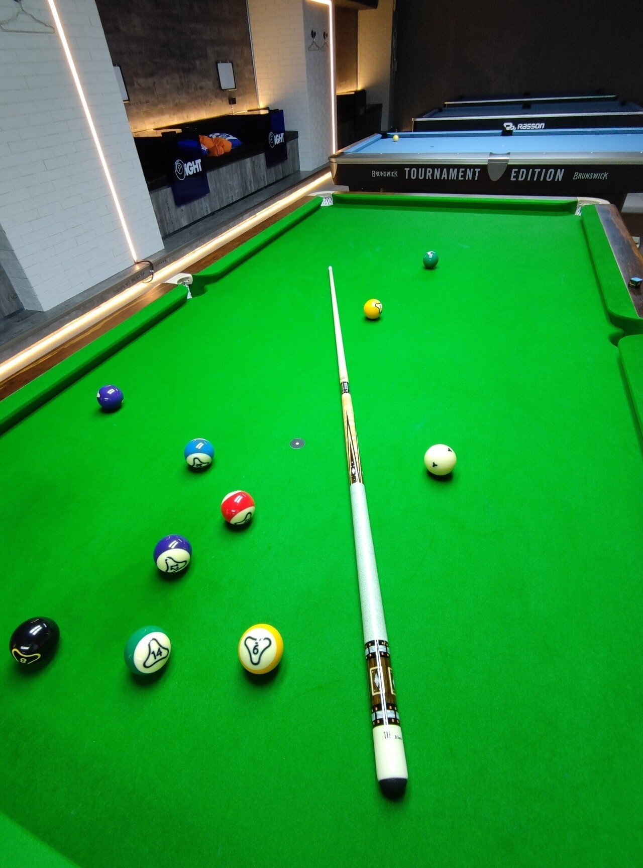 ビリヤード　J.Flowers  KONLLEN  カーボンシャフト　ラジアル ビリヤード J.Flowers KONLLEN カーボンシャフト ラジアル ビリヤード