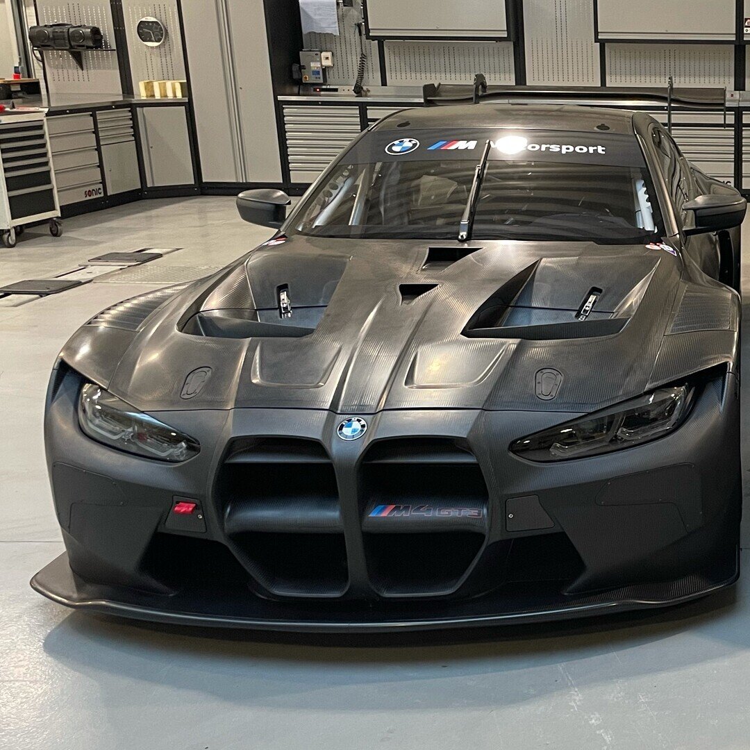 BMW M4GT3のカラーリング｜鈴木BOB康昭