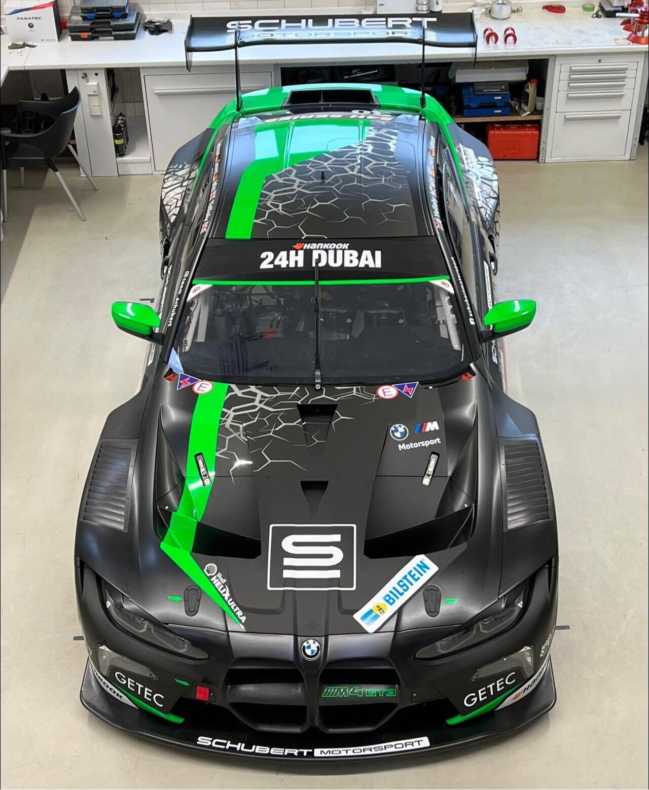 BMW モータースポーツ ウェットスーツ素材 BMW M4GT3のカラーリング｜鈴木BOB康昭