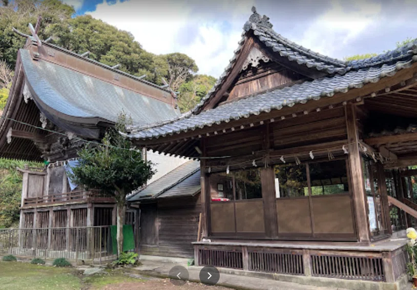 郡浦神社拝殿