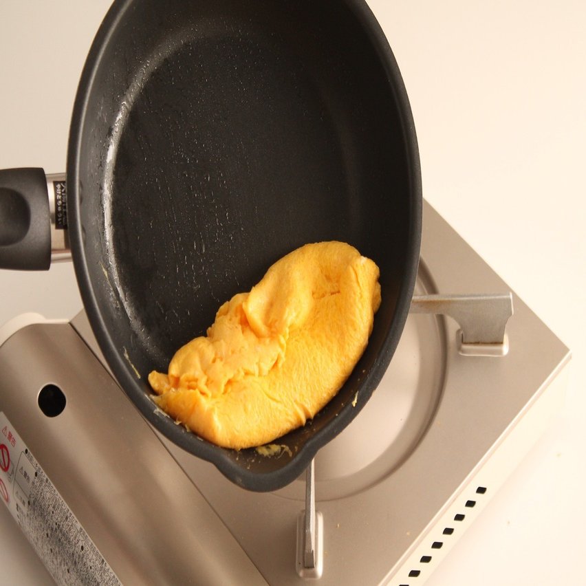 ワンランク上のオムレツを作るコツは15分前に塩を入れること 樋口直哉 Travelingfoodlab Note