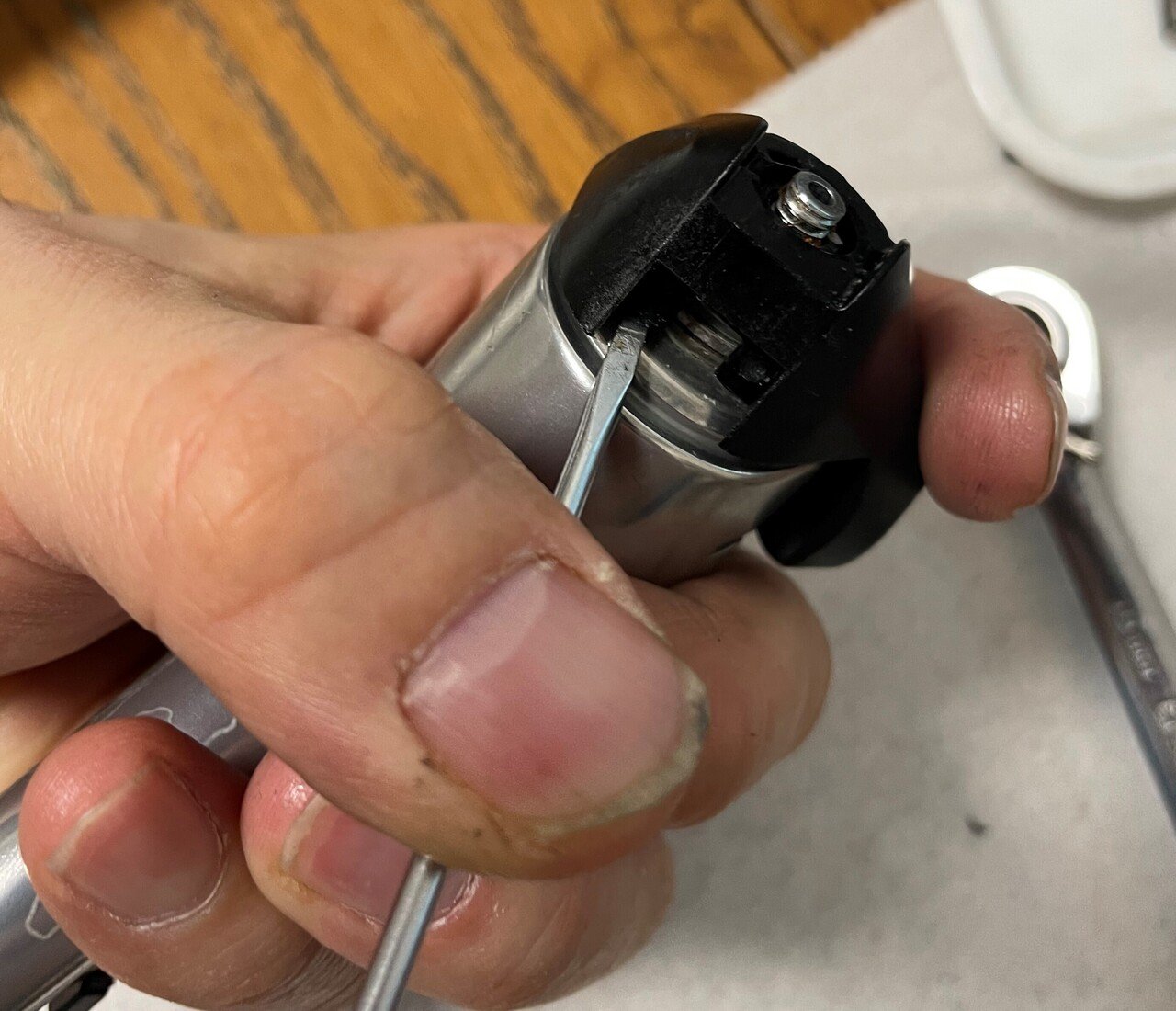 Shimano STI ST-6600 アルテグラ 10速の分解修理(その1 Shimano STI ST-6600 アルテグラ 10速の分解修理(その1