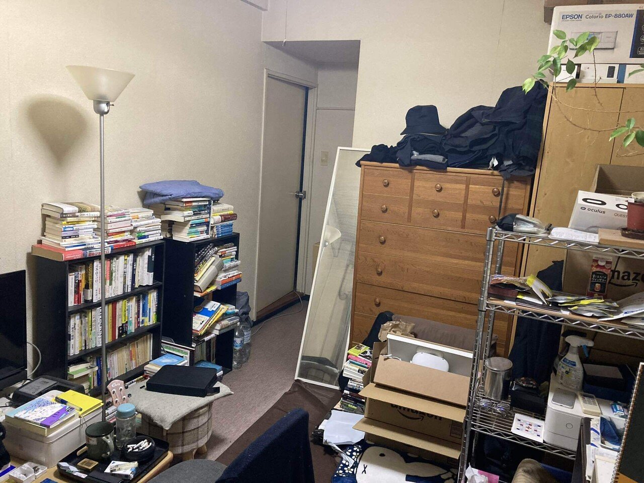 汚い部屋でしょ 雑然としてるでしょ これが僕の部屋で 年間ひきこもっていた部屋なんだ しゅう Note