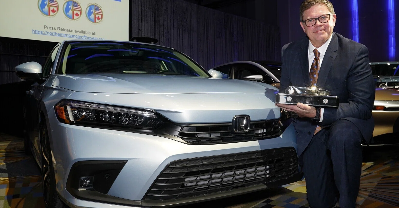 STANLEY EGシビックUSDM　北米ホンダ純正 反対TYC Honda-北米向け「シビック」が2022北米カー・オブ・ザ・イヤー受賞！を