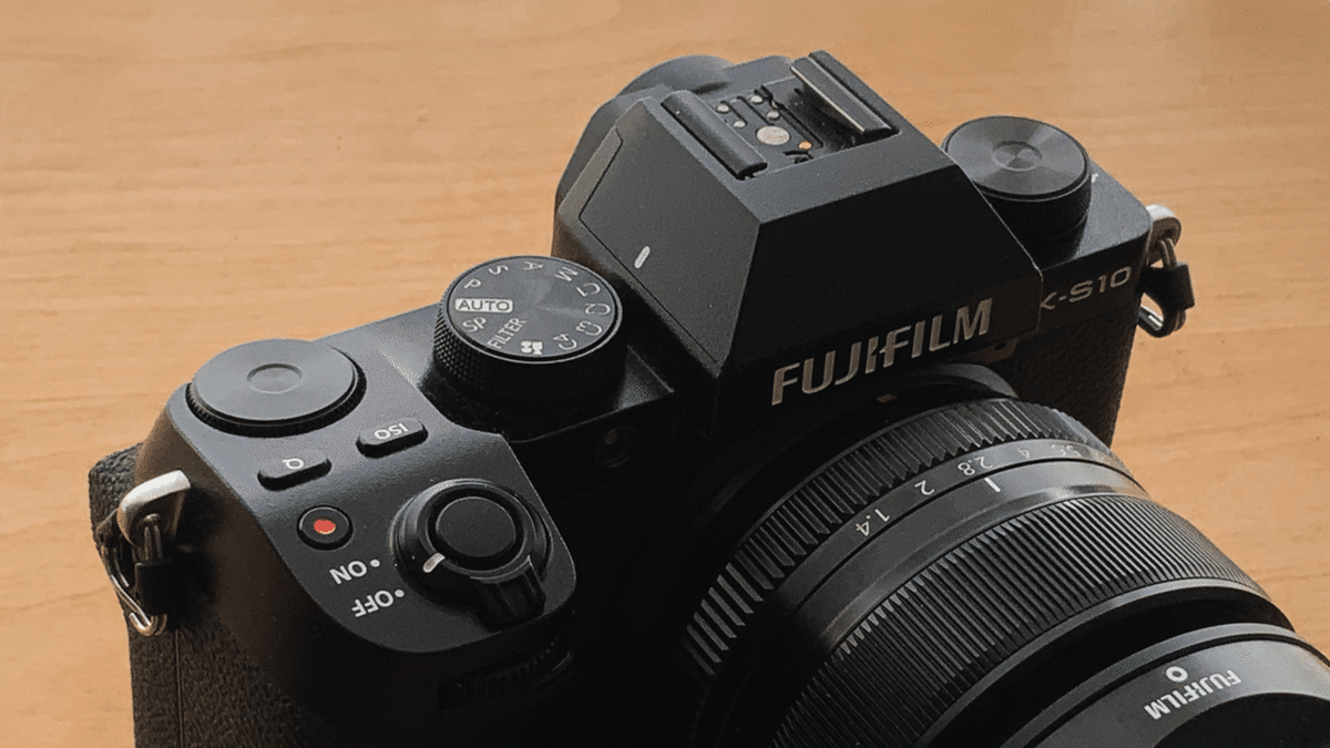 過去カメラにはまれなかった私が、FUJIFILMの「X-S10」を選んだ理由