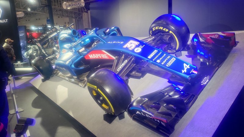 東京オートサロンで展示されたアルピーヌF1のマシン