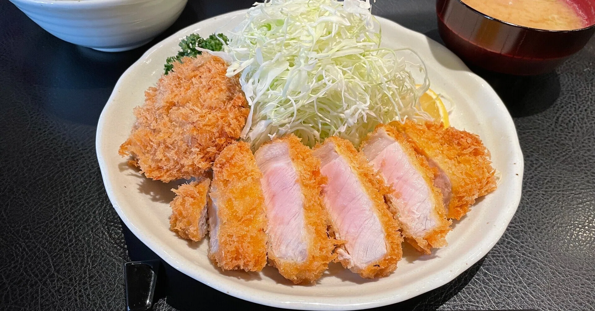 第54回】またとんでもないとんかつを見つけてしまった、、｜yopparaideska