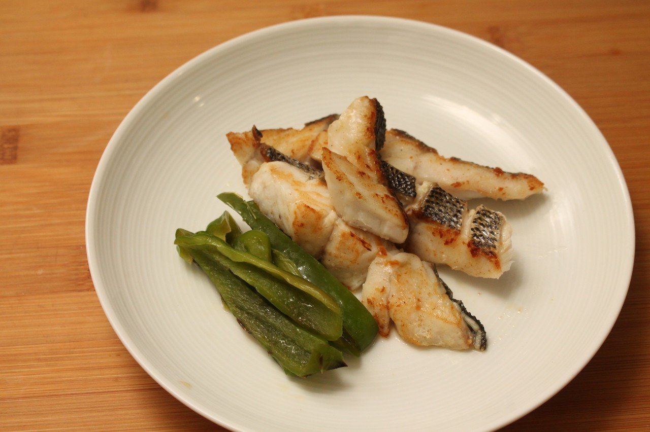 スズキのオイル焼きの作り方 樋口直哉 Travelingfoodlab Note スズキのオイル焼きの作り方 樋口直哉 Travelingfoodlab Note