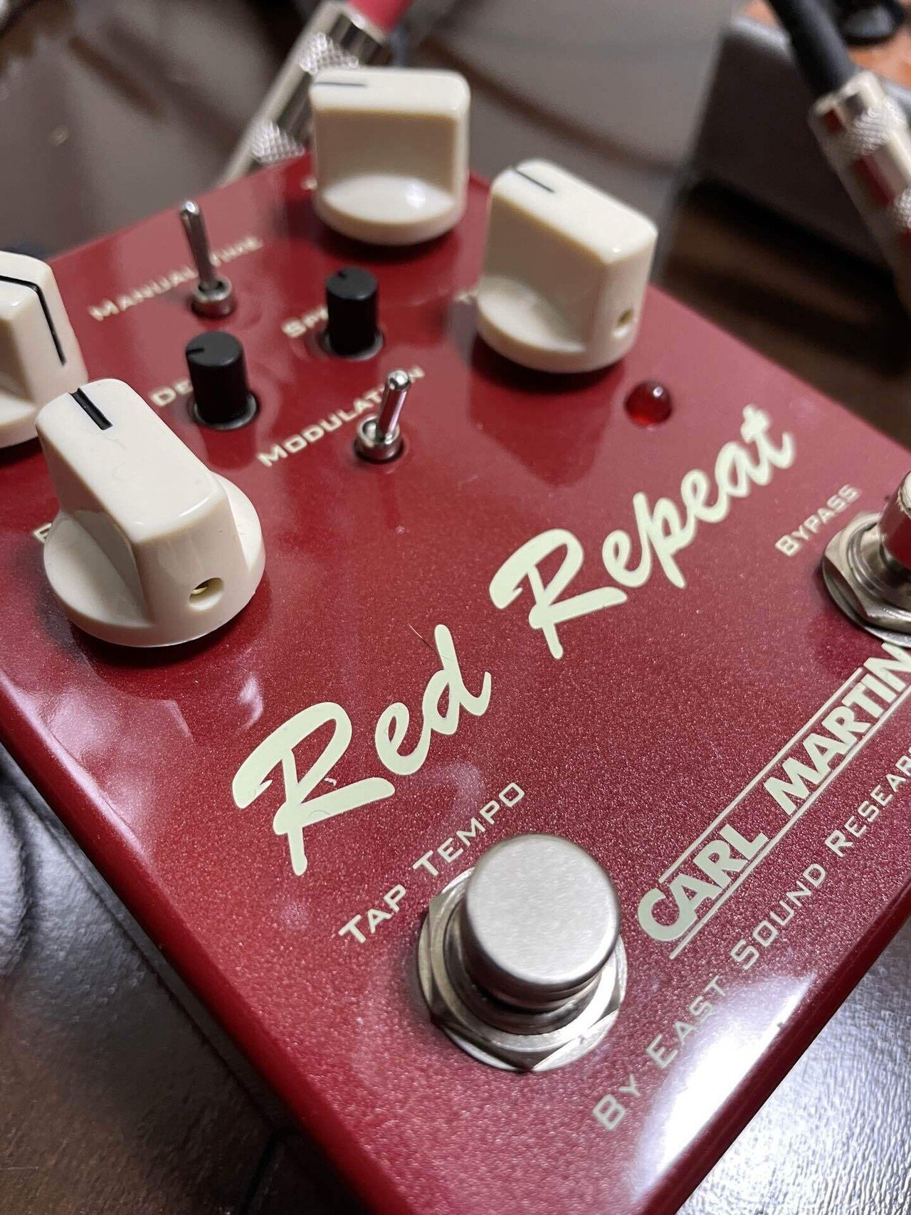 三味線エレキ化して、エフェクターを繋いだりしてるけれど、やっぱり