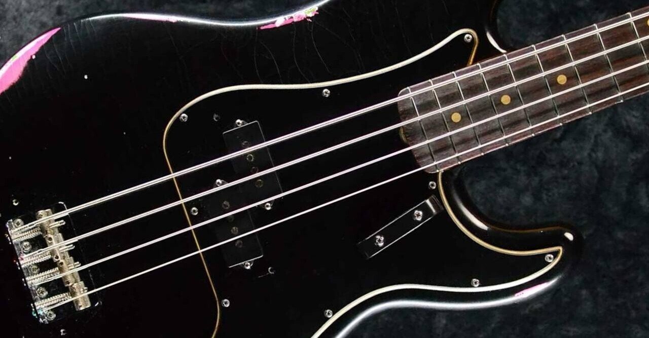 Fender Custom Shop 1968 Precision Bass Relic Black Over Pink Paisley について ベースプラネット Bass Planet Note