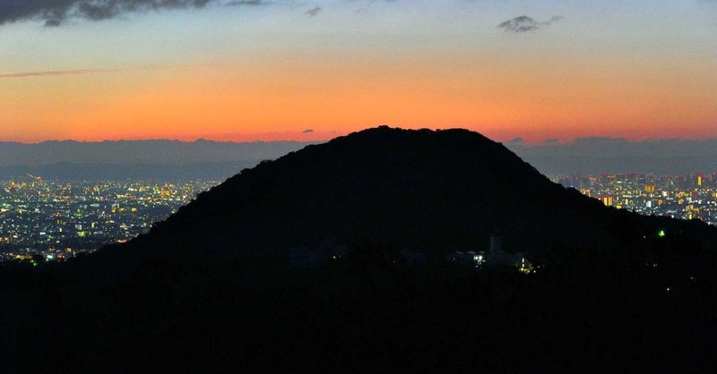 美しく、荒々しく、そしてユニークな阪神地域の山々