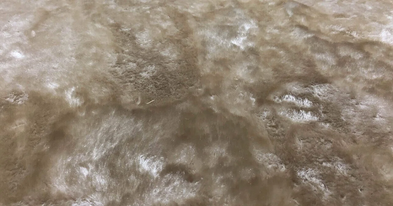【4畳用】ファイバーヒート！ラグ＊あったか＊保湿・中茶・新品未開封・厚み30mm 4畳用】ファイバーヒート！ラグ＊あったか＊保湿・中茶・新品未開封