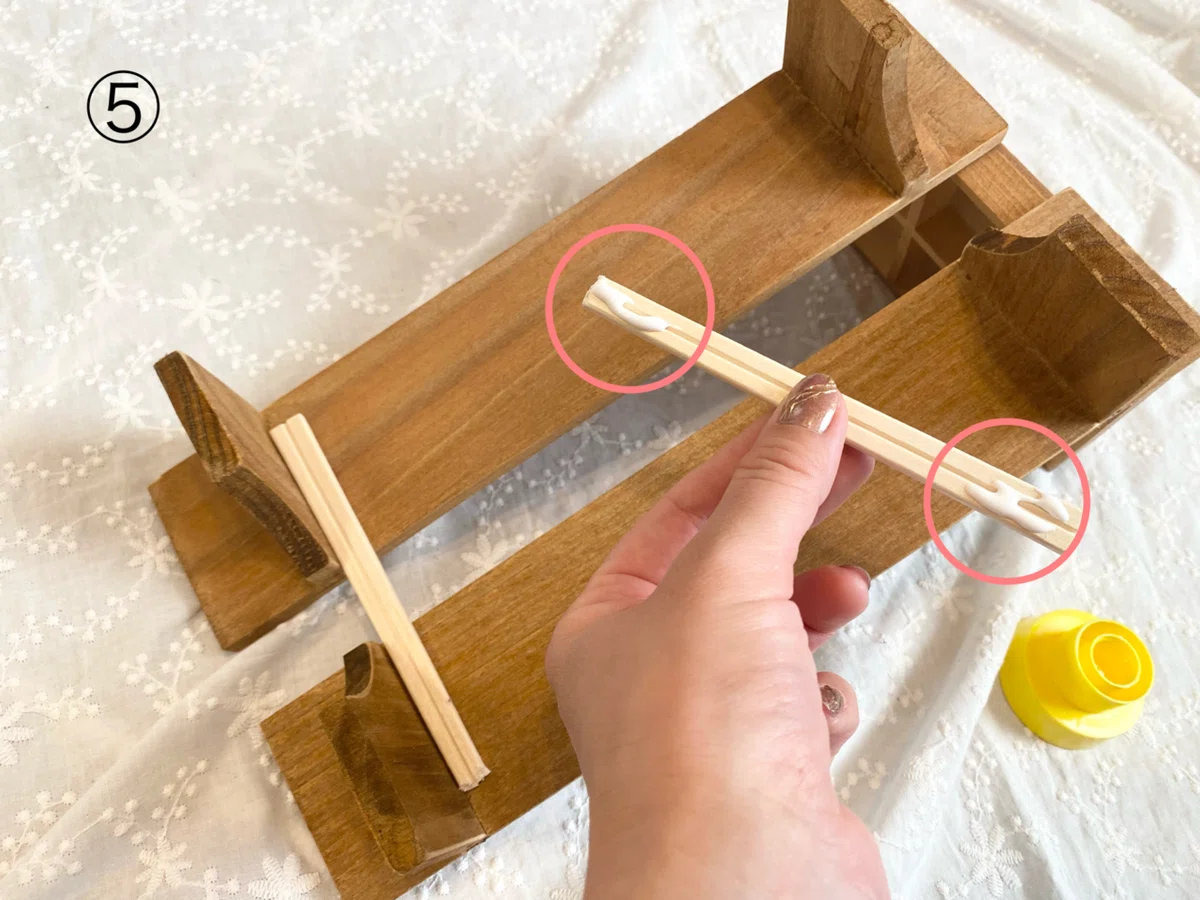 100円商品でDIY】 おままごと人形のベッドを作ろう！｜DMG styLe
