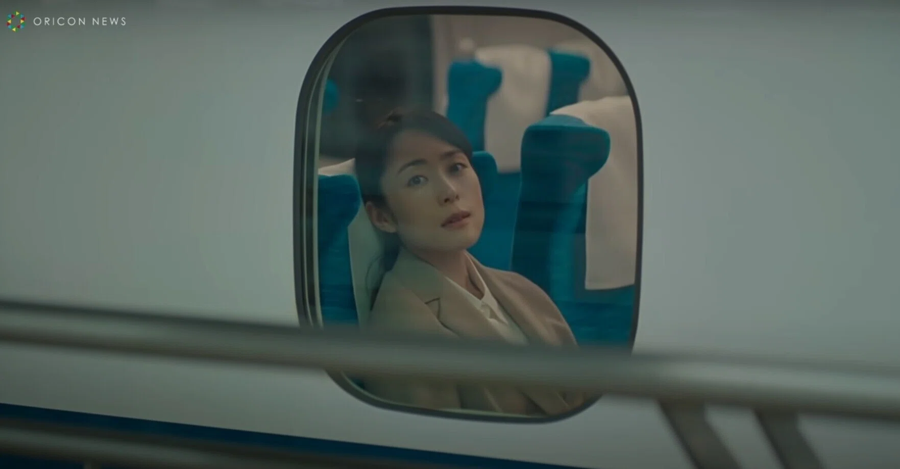 深津絵里がJR東海のCMに出演。「クリスマス・エクスプレス」以来33年