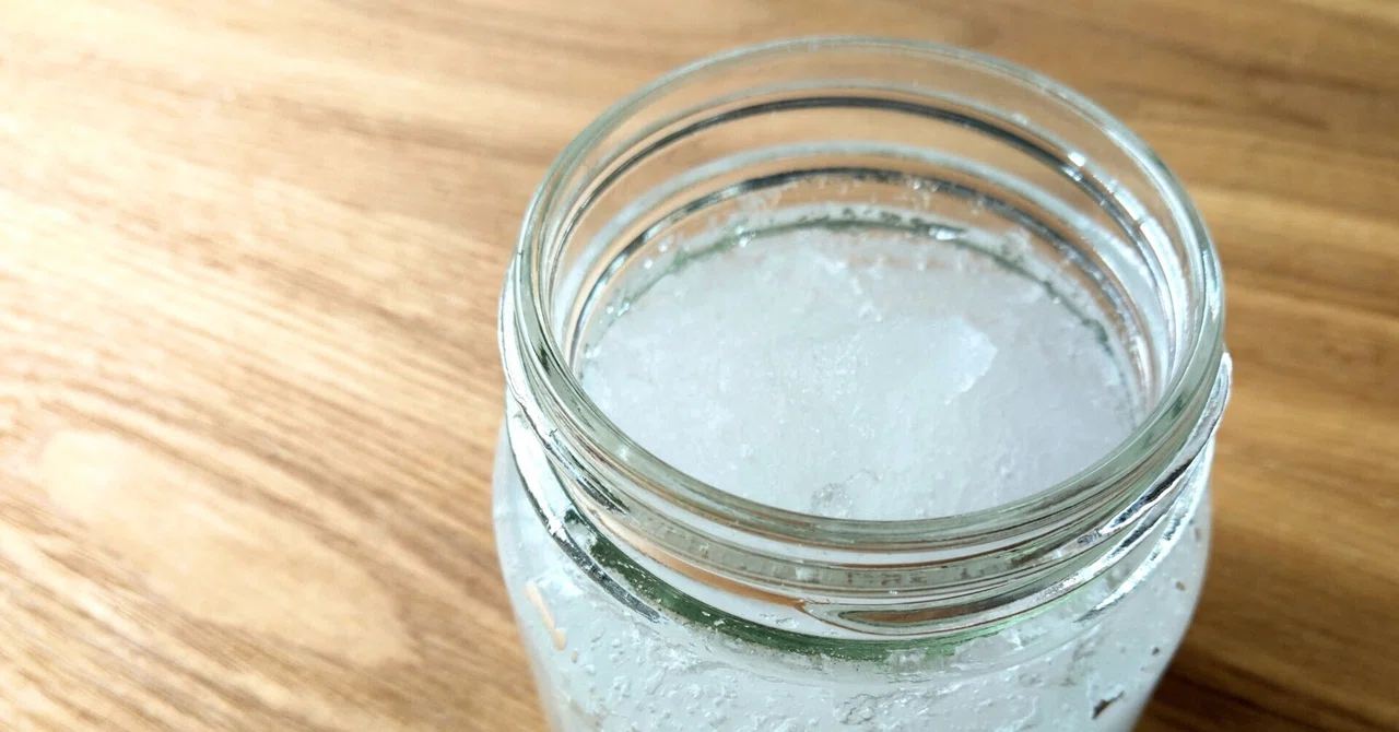 Remaking air fresheners with ice packs and empty jars.｜日日是好日