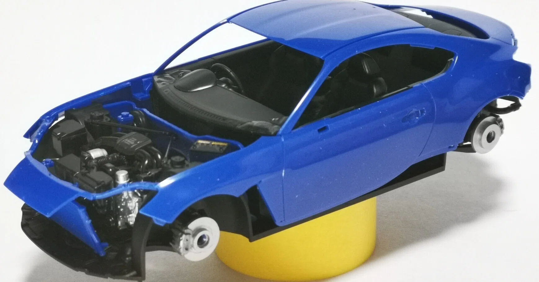 タミヤの新型BRZを素組で組み立てようぜ｜にゃ〜