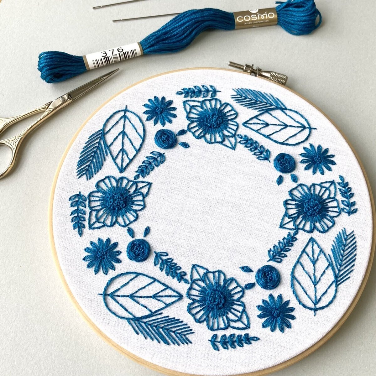 刺繍図案】ボタニカルリース-春の足跡-/-夏の訪れ-｜はなこまち/刺繍作家 