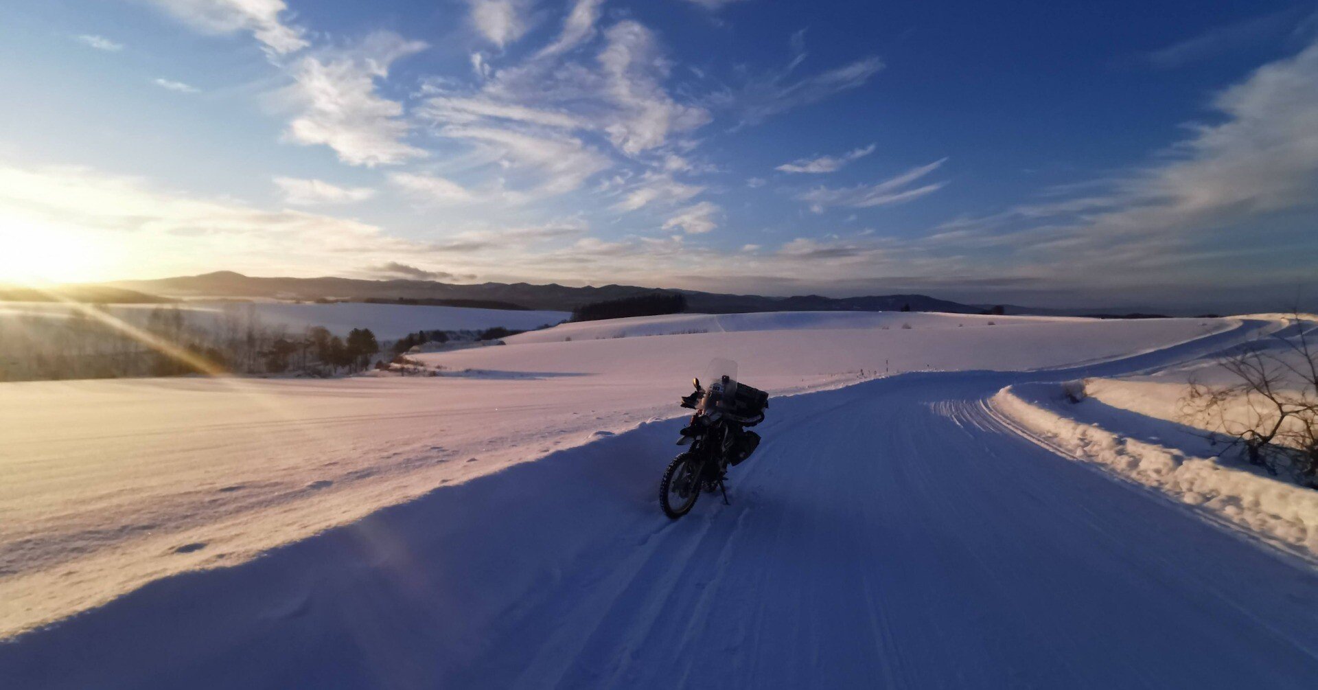フルサイズオフロードバイク　スパイクタイヤ　年越し宗谷に最適 SUZUKI Vストローム250「2022-23北海道年越し宗谷岬ツーリング 装備編3