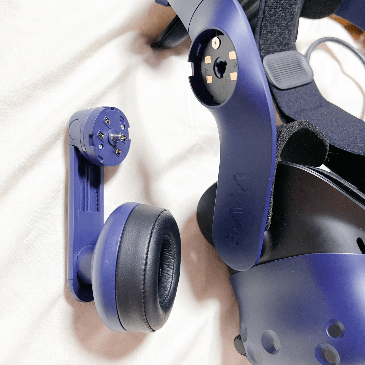 HTC VIVE PROで、ヘッドセット/ヘッドホン/イヤホンを使えるようにする