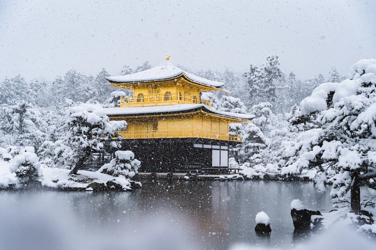 雪と金閣寺の絶景 Kazuki 旅と写真の話 Note 雪と金閣寺の絶景 Kazuki 旅と写真の話 Note