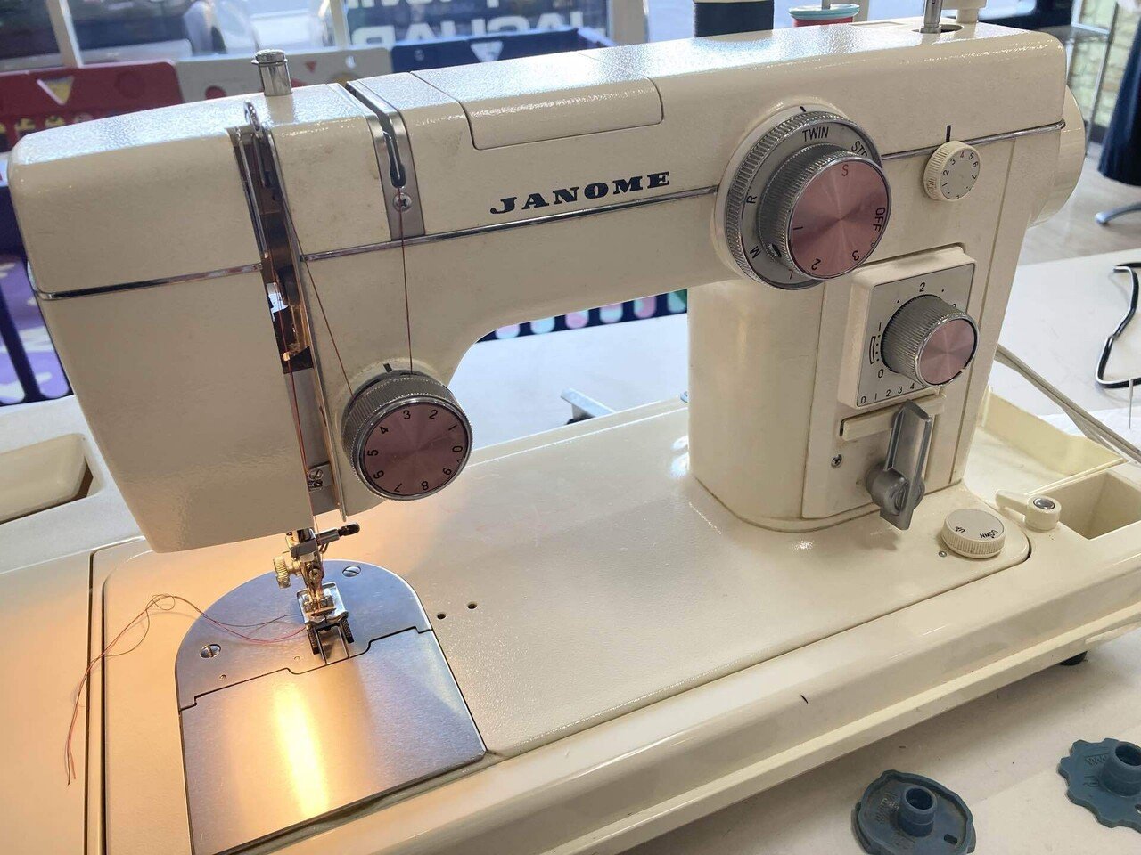 約50年前のミシン【ジャノメ トピアエース802型】試し縫いしてみた