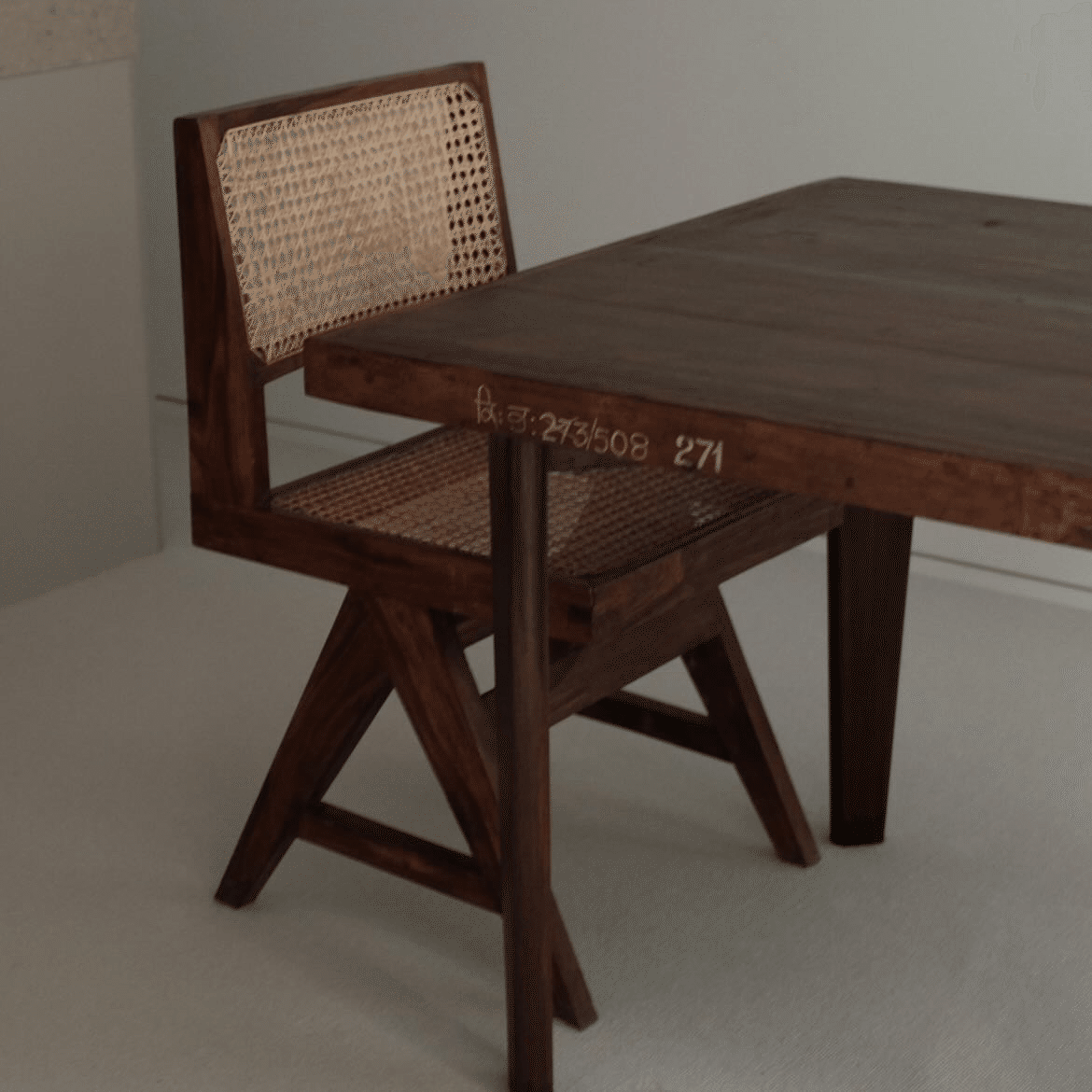 人気のピエール・ジャンヌレのヴィンテージ家具。その楽しみ方について