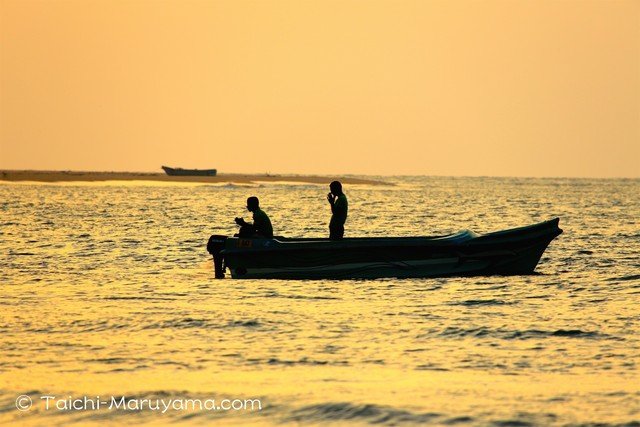 Sri Lanka／聖なる光輝く島へ、  どんなSerendipityに今回は出会えるかな？  「Sri Lanka／聖なる光輝く島へ」 http://taichi-maruyama.com/blog/shineisland/