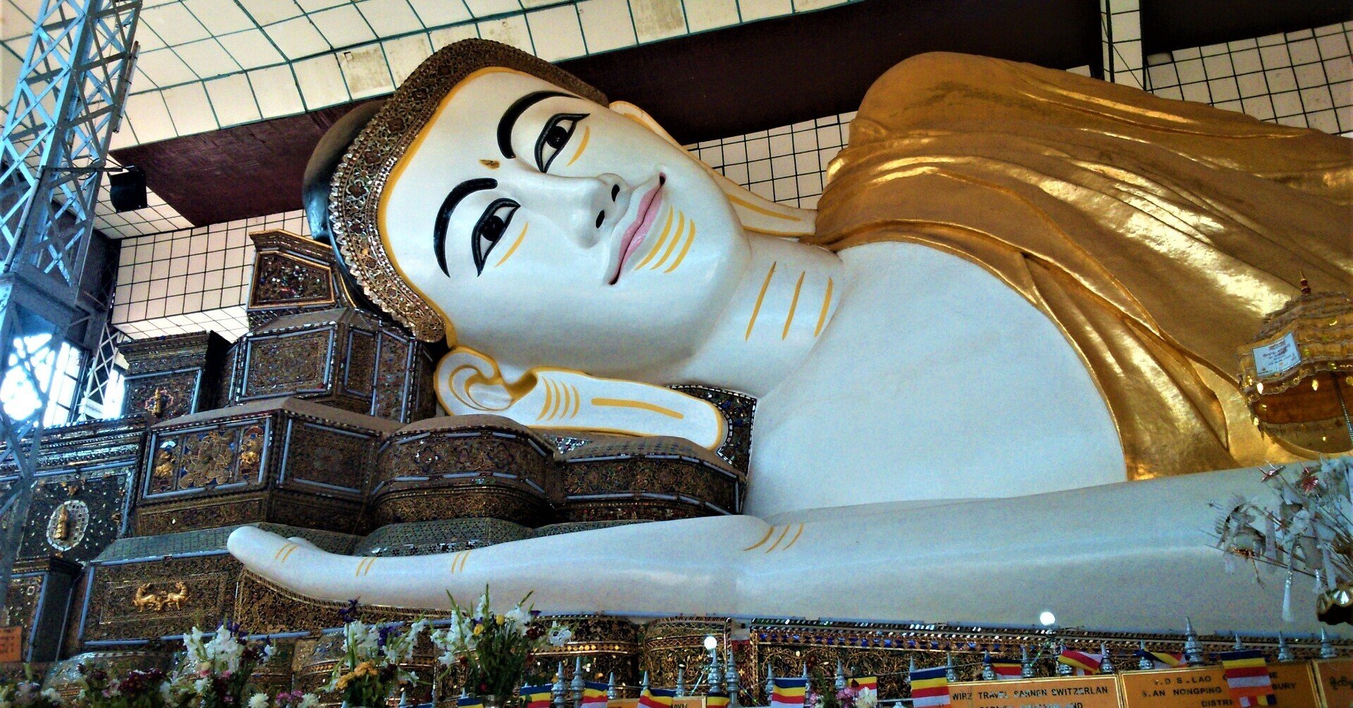 東南アジアの風景 (58）ミャンマー パゴーの巨大寝釈迦仏｜Katy