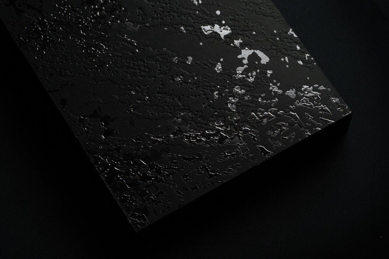 箔押し・型押し、9回押し。隕石表現！」｜コスモテック